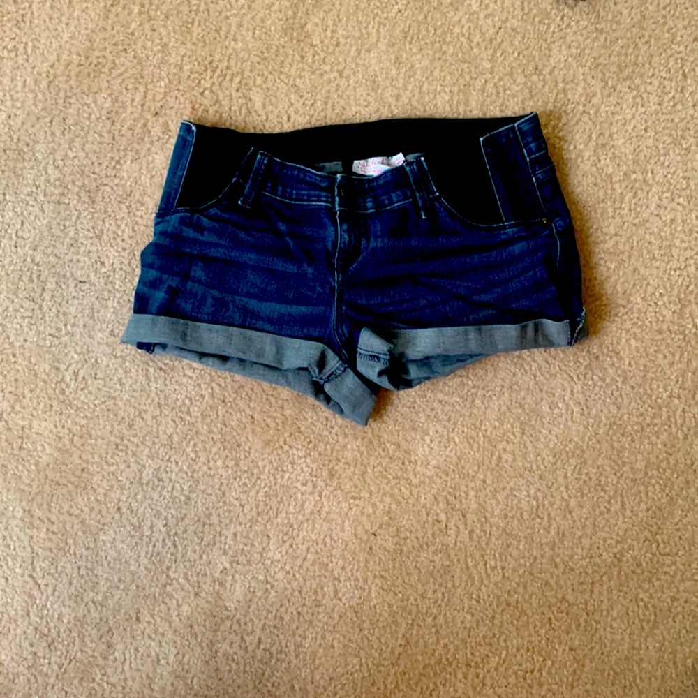 Maternity shorts